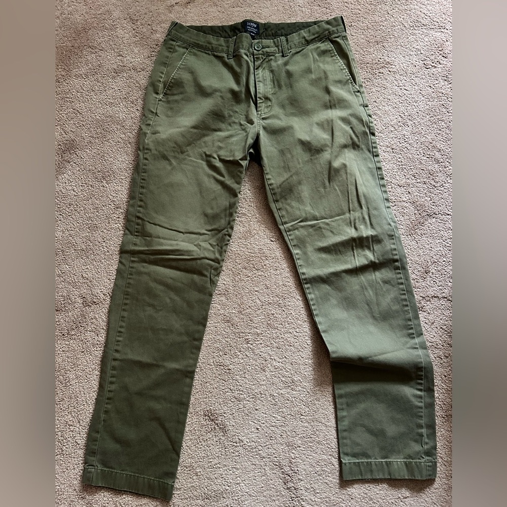 J. Crew Men's olive Green Chinos - The Sutton
